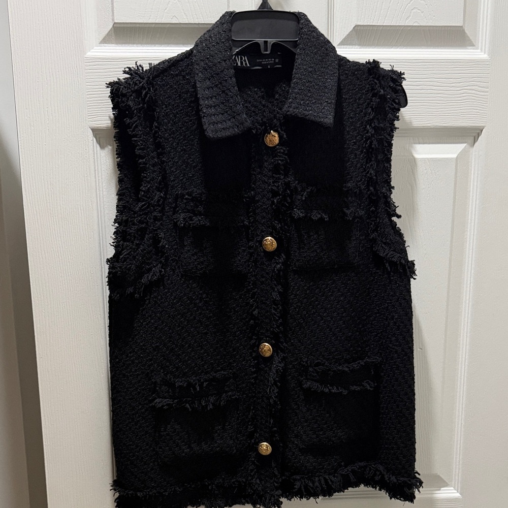 Zara Black Textured Sleeveless Vest